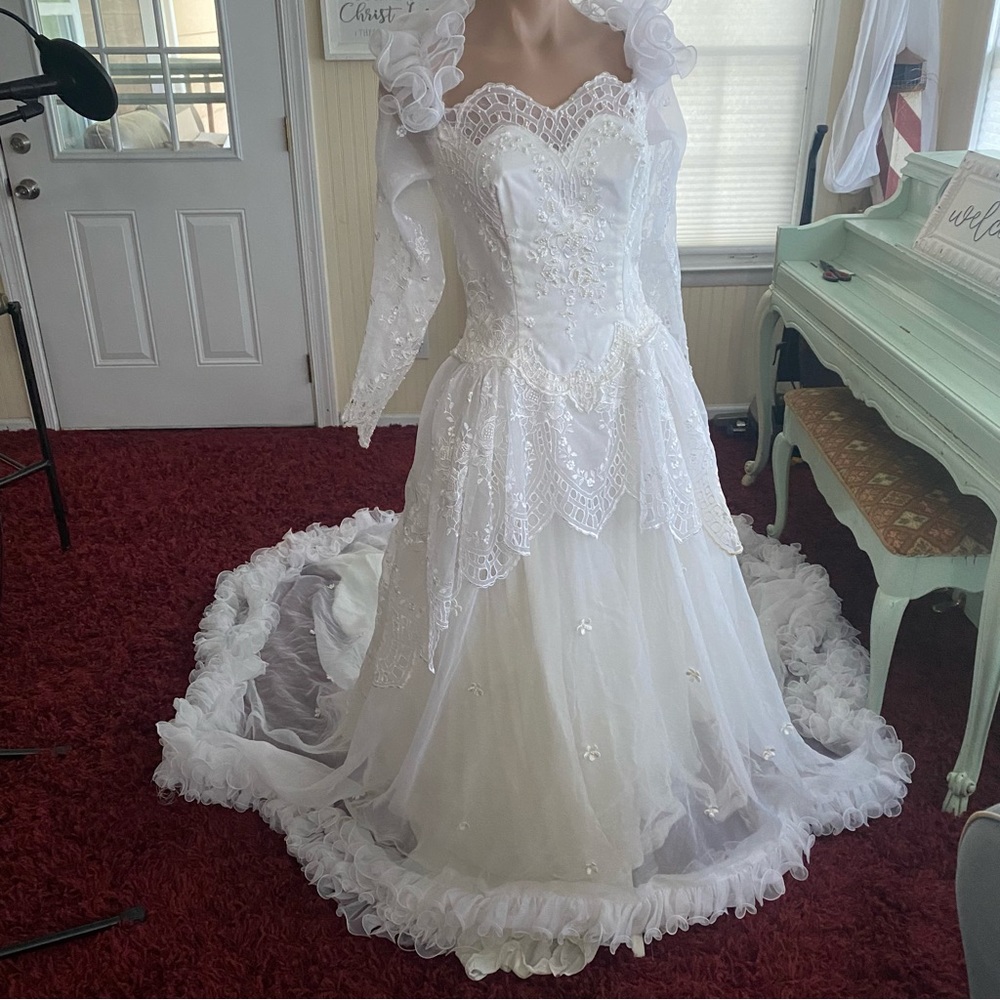 VINTAGE wedding dress SIZE 10